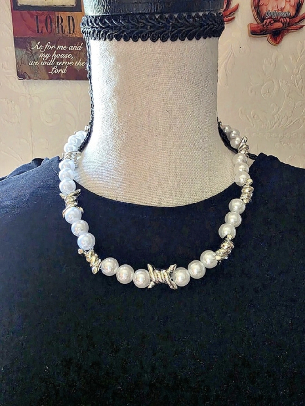 Barb Wire Pearl Necklace White & Silver